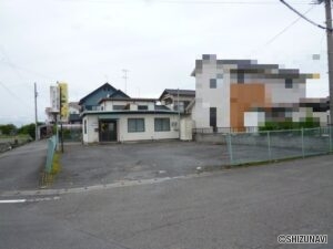 吉田町川尻　事務所　100坪超の整形地　6～8台駐車可能