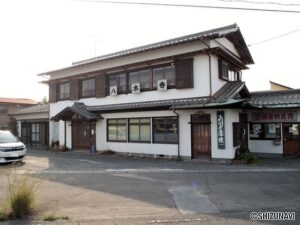 吉田町住吉 店舗付住居 駐車スペースは4～5台 150号線沿い