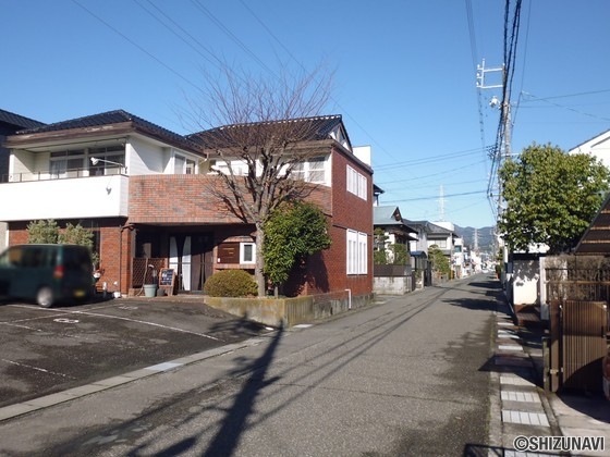 静岡市清水区有東坂一丁目 店舗付住宅 80坪超の敷地 駐車場8 9台 静岡市清水区の事業用物件 しずなび