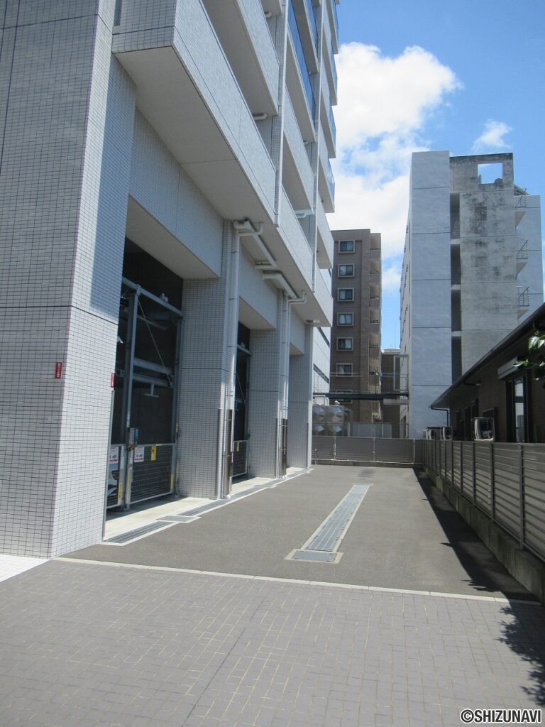 ルシェモア稲川　駐車場