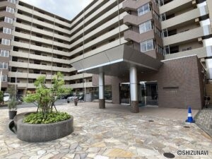 長泉町下土狩　メゾン・グランツ長泉ガーデンズ　メインエントランス