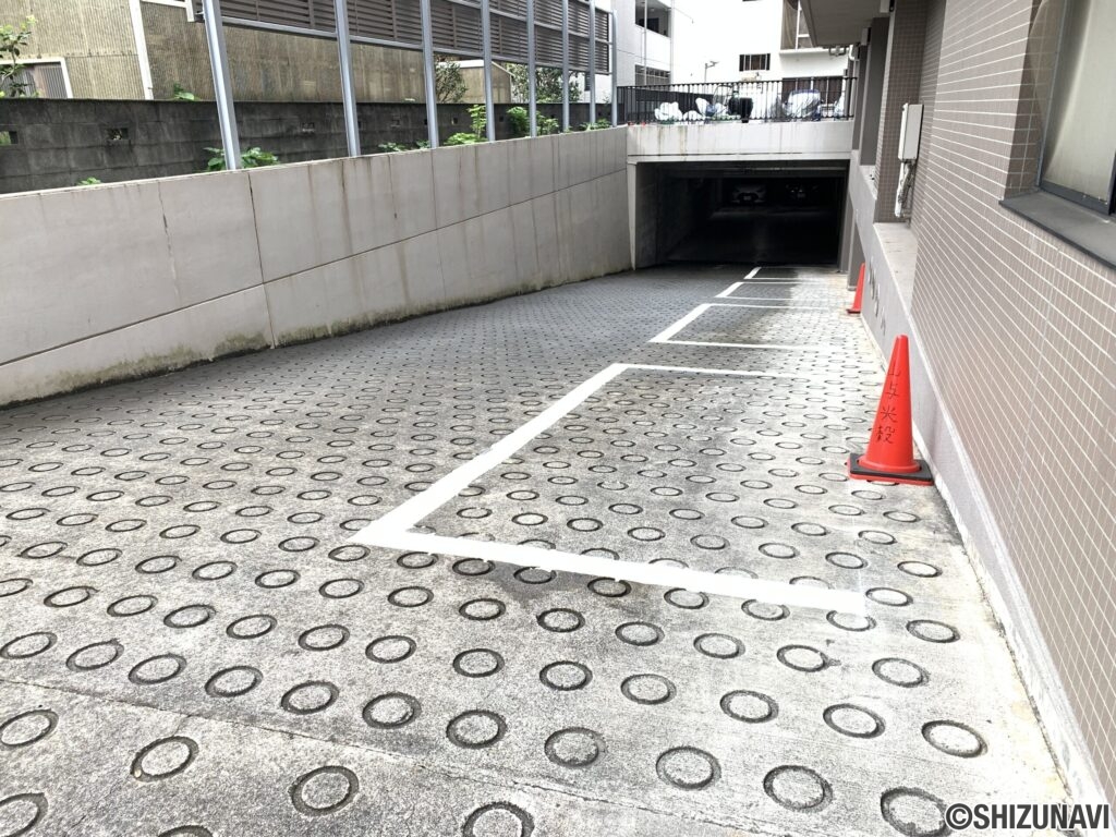 駿河区中田　ウィステリア中田　駐車場