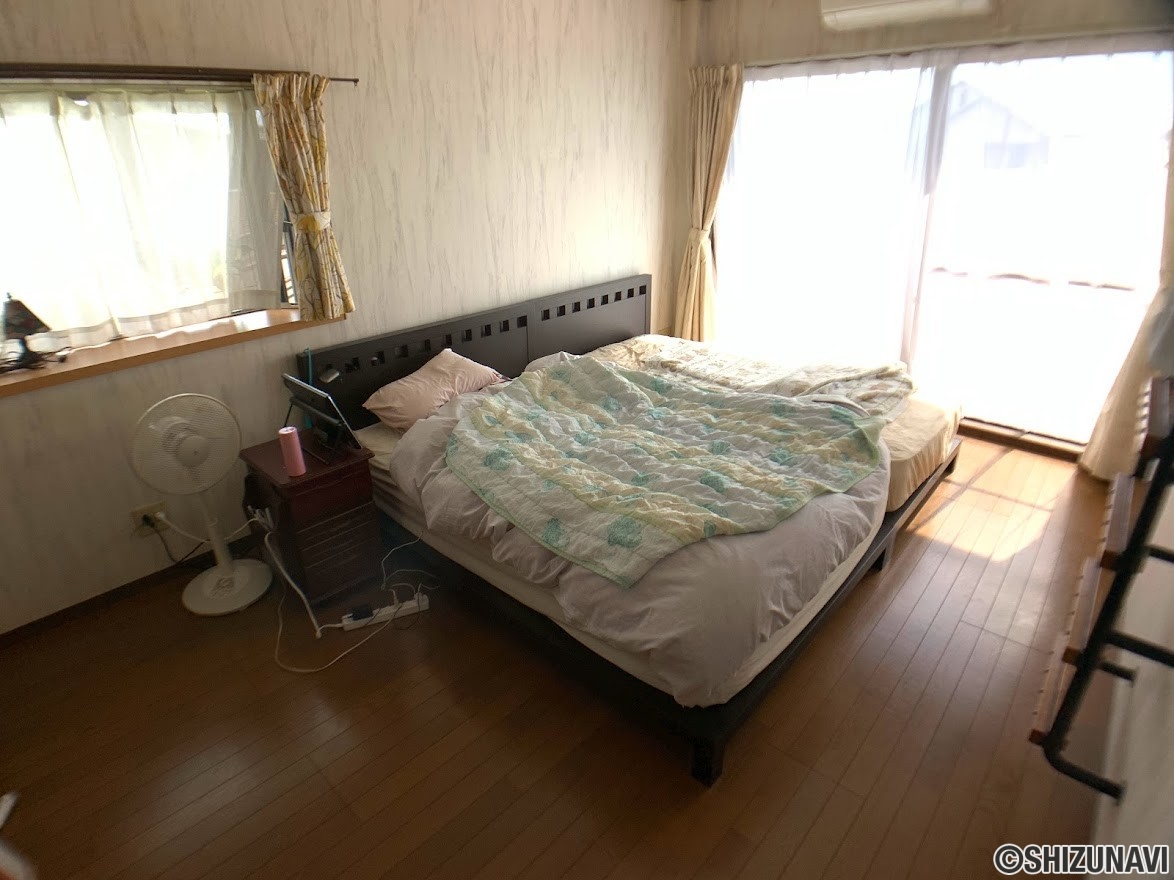 最終決算 怠け者ソファー寝室小型かわいい畳シングル風窓ベランダ女性 