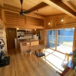 明るい日差しが入るリビング