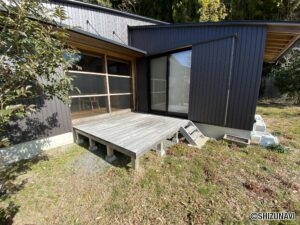 ウッドデッキがございます。