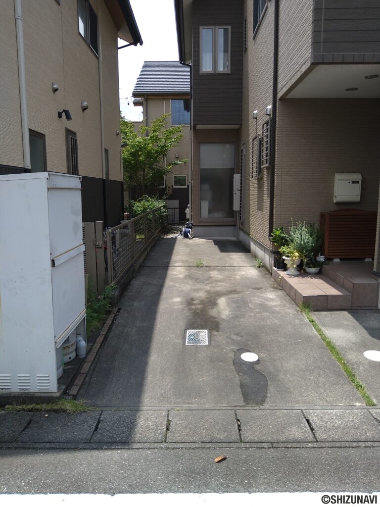 浜松市浜北区染地台　中古住宅　駐車場2～3台の画像