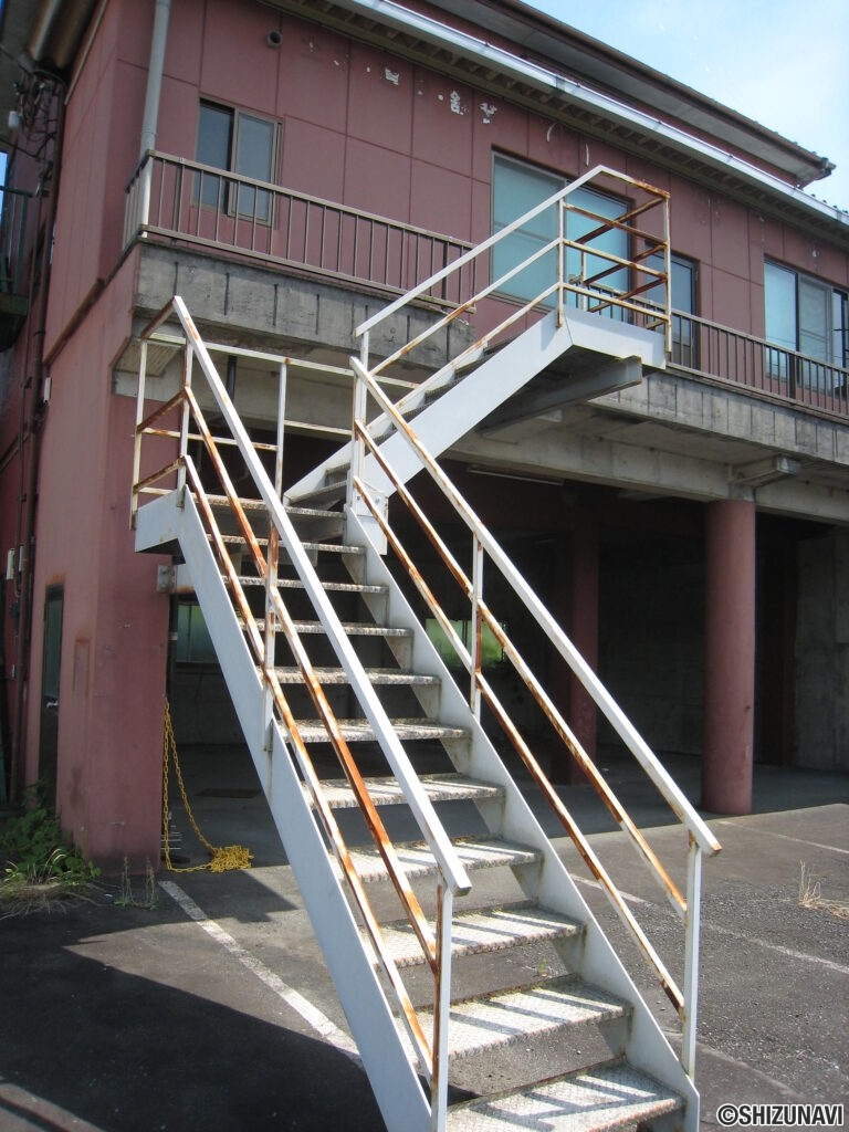 富士市松岡　売事務所　室外階段