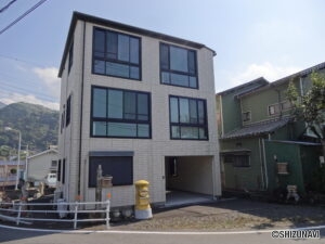 伊豆市八木沢　積水ハウス施工　3階建て　鉄骨造住宅の物件画像