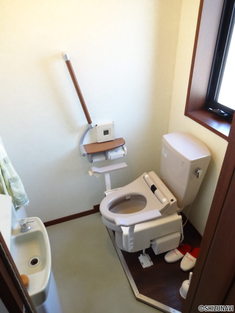 八木沢戸建て　2階トイレ