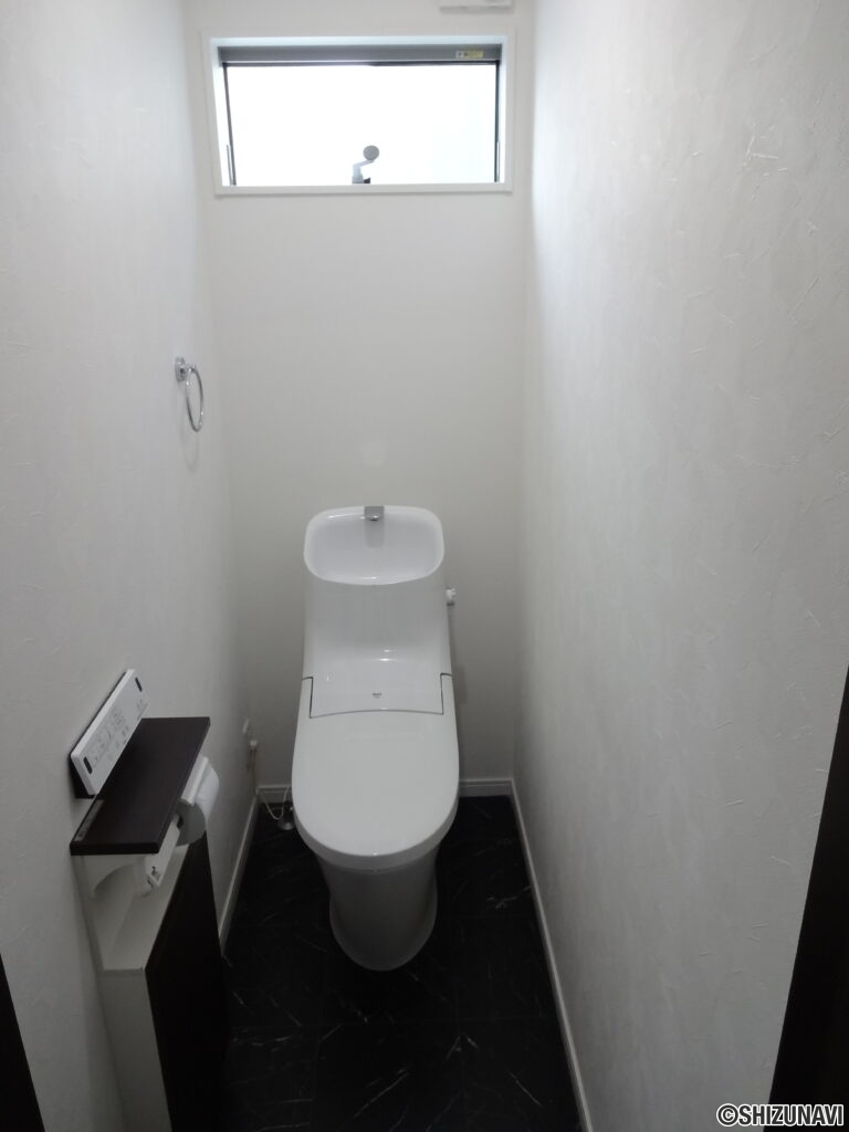 富士市一色　戸建て　1階トイレ