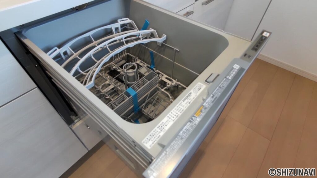 万野原新品交換予定のキッチンには、ビルトイン式の食洗機が内蔵されています。
