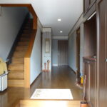 宇東川西町　戸建て　玄関1