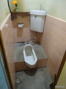 静岡市清水区美濃輪町　店舗付き住宅　店内トイレ