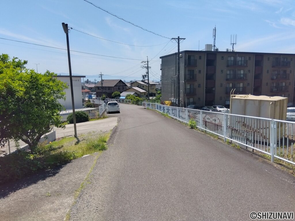 富士市岩淵　中古住宅　前面道路