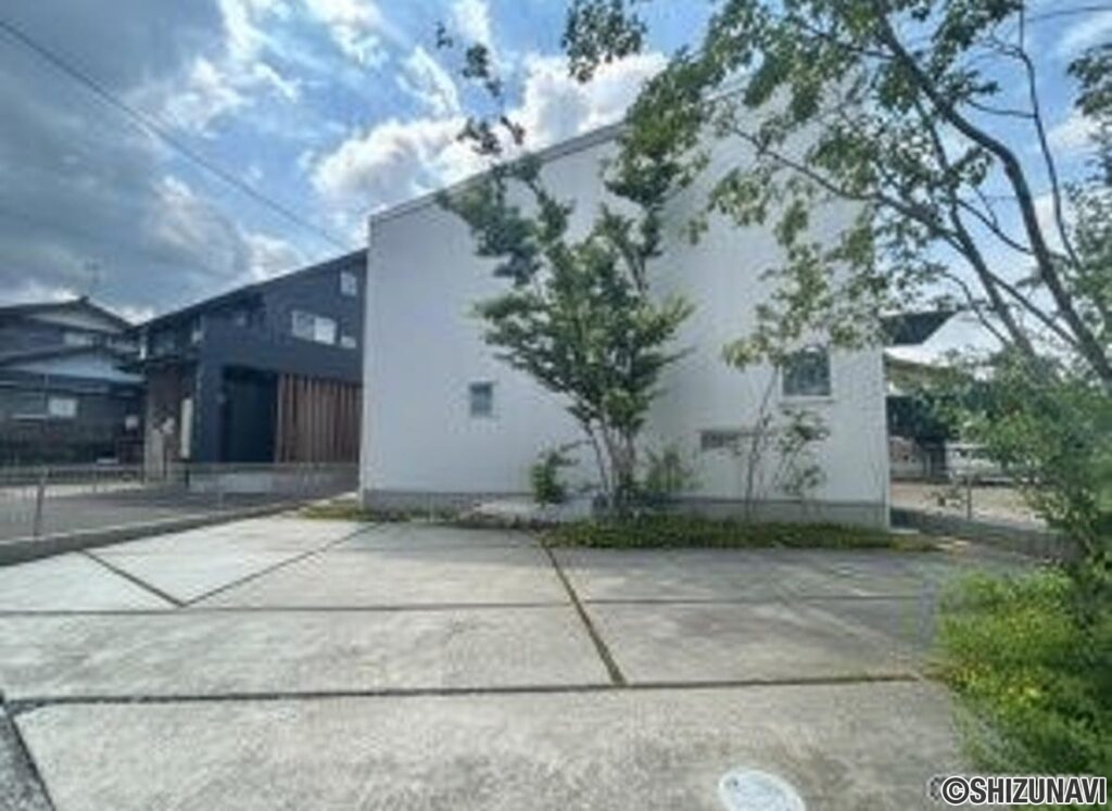 AIで車を消しました。