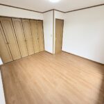 2階中央約7.5帖洋室です