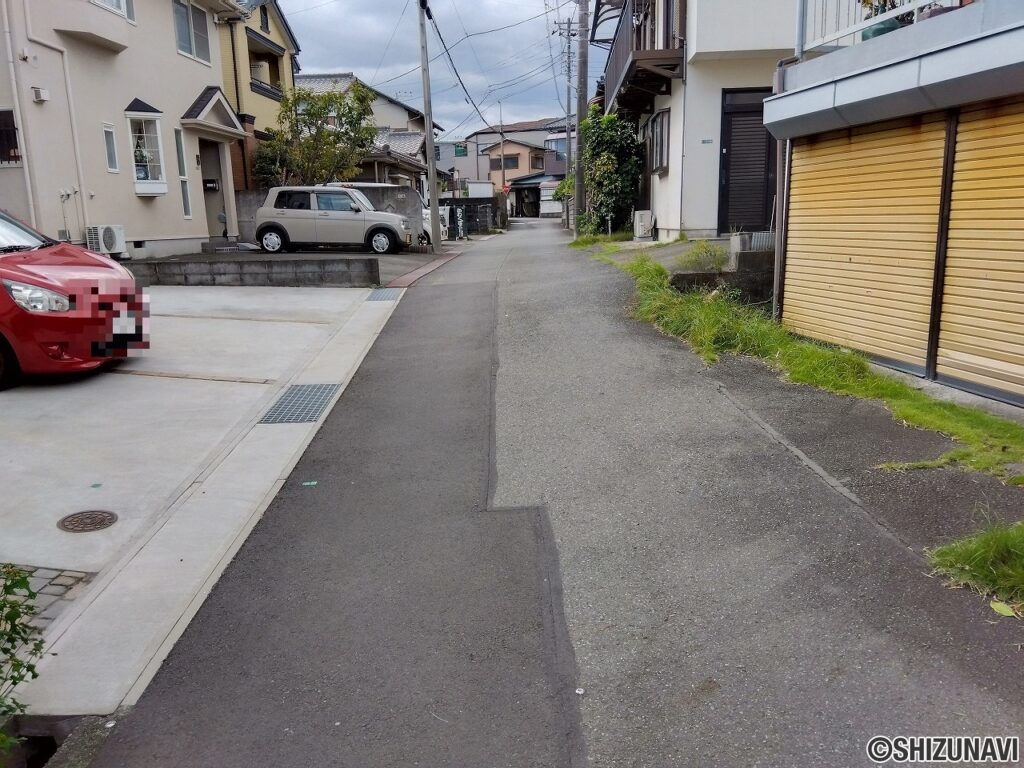 富士市鈴川西町　中古住宅　前面道路