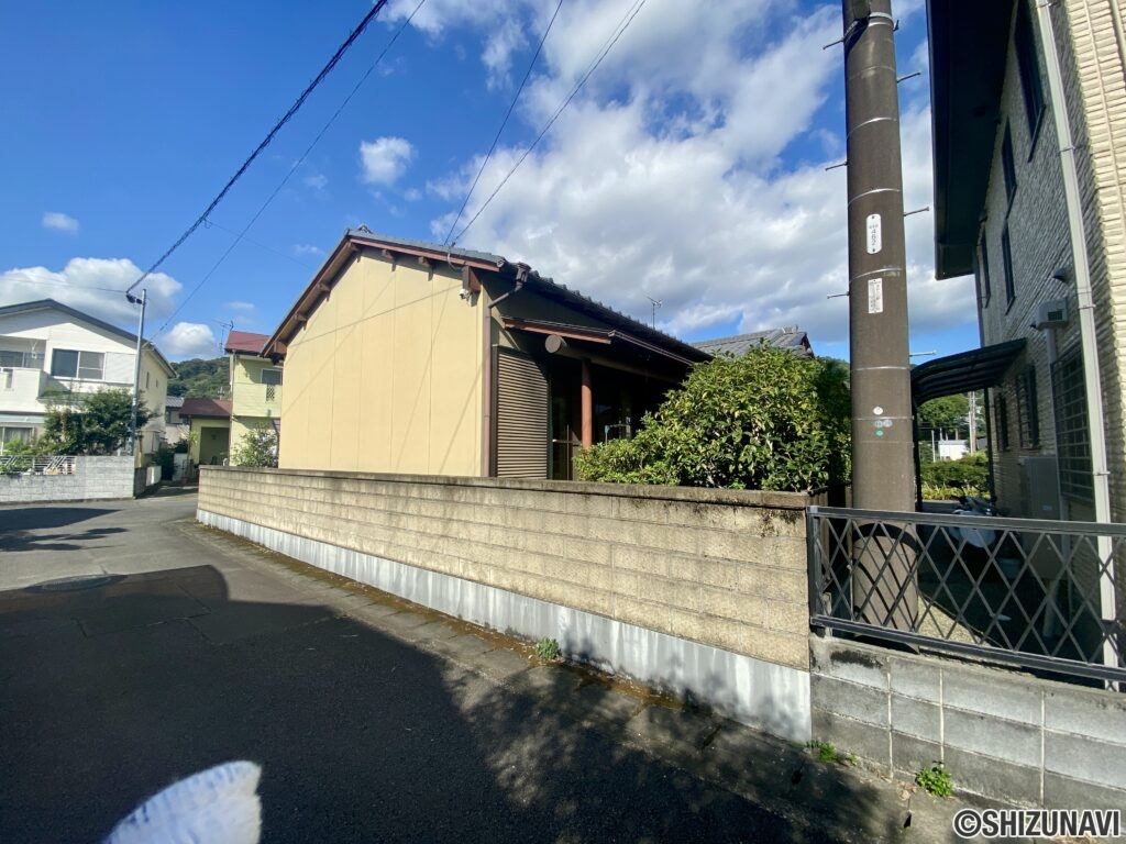 藤枝市岡部町三輪　中古住宅