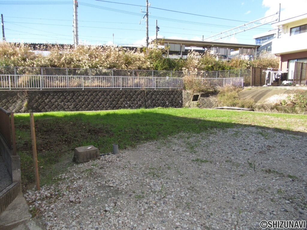 裾野市岩波　土地　外観