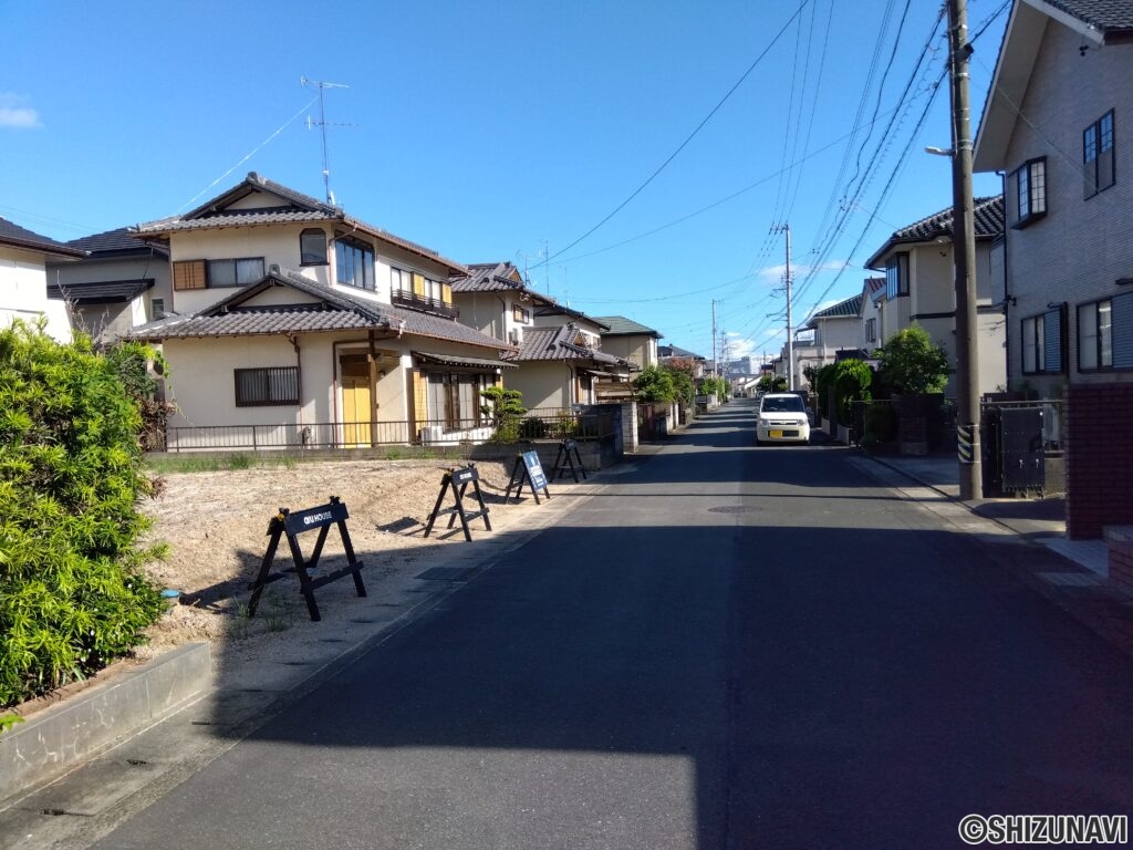 前面道路（北→南)