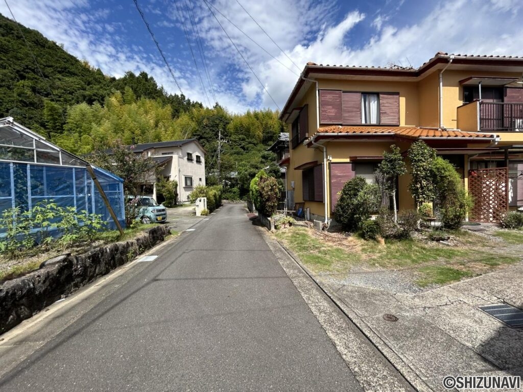 向敷地　カチタス　前面道路