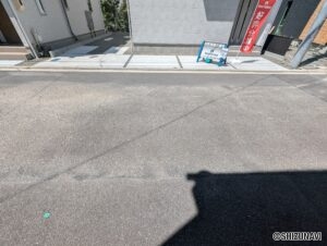 物件正面道路の画像です。