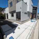 物件正面駐車場の画像です。