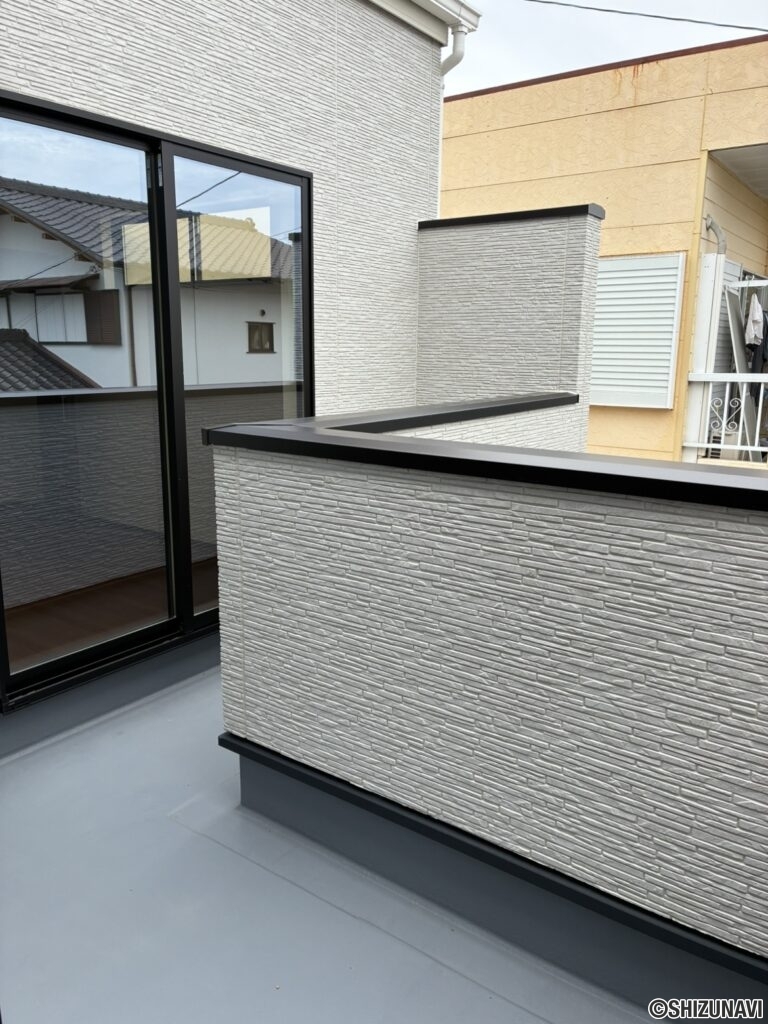 南東にひらけたバルコニー