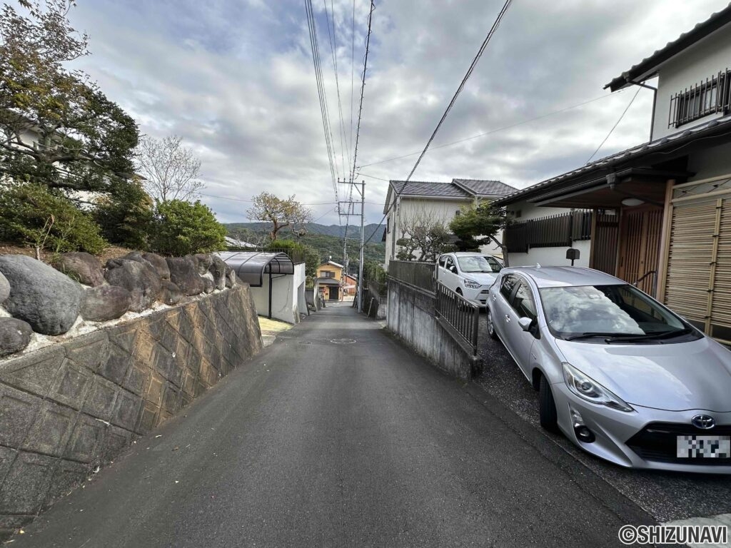 函南町平井　戸建て　道路