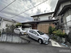 函南町平井　中古住宅　室内外の状態良好の物件画像