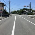 前面道路の別角度から撮影です。