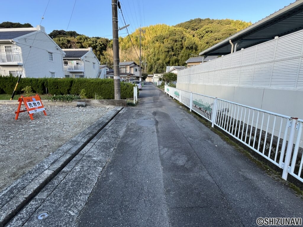 中河町　土地　前面道路