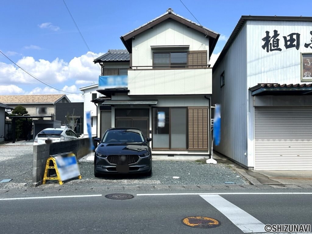 【駐車場】駐車場間口約6m、奥行約4.5mです。
