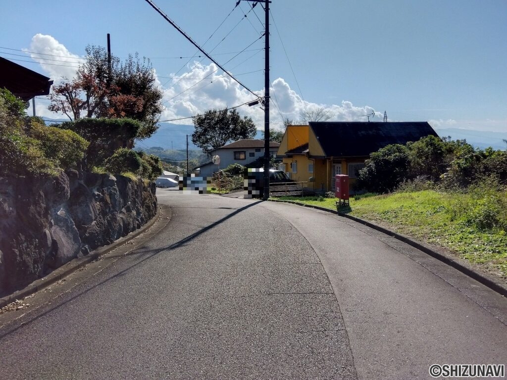 函南町上沢　売り土地　前面道路