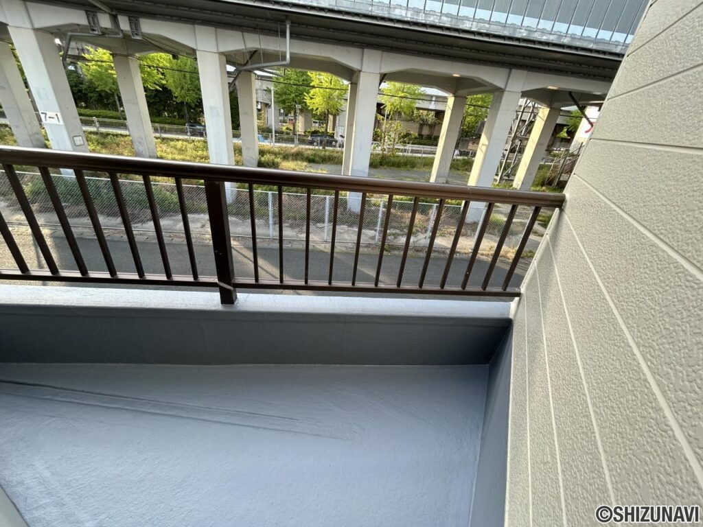 【バルコニー】バルコニーは塗装を行いました。