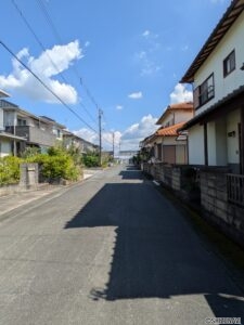 北側前面道路
