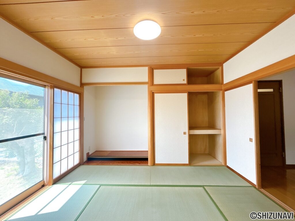 【リフォーム後／一階和室】一階和室は畳表替え、障子張替え、クロス貼替え、照明交換を行いました。