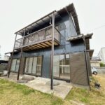 【リフォーム後/外観】別角度です。外壁塗装、漆喰補修を行いました。コストのかかる外回りのメンテナンスも済んだ状態でお引渡しになります。
