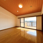 【リフォーム済み/LDK】別角度です。LDKはクリーニング後ワックスがけを行いました。