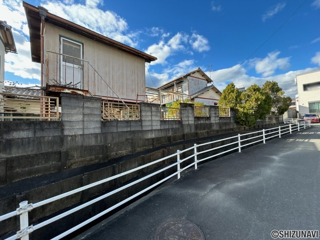 【リフォーム後/外観】南東側から撮影した写真です。