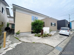 浜松市浜名区中瀬　2LDK　庭付き平屋住宅の物件画像