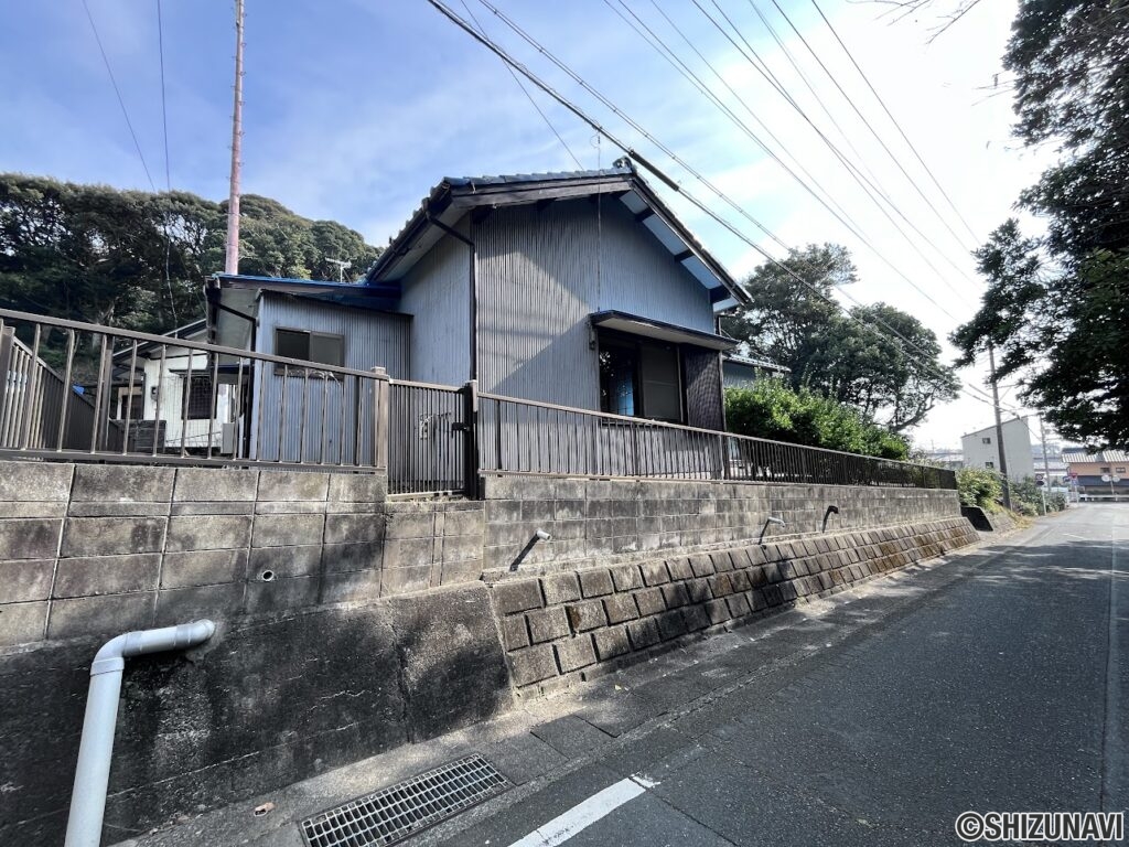 湖西市新居町内山　中古住宅