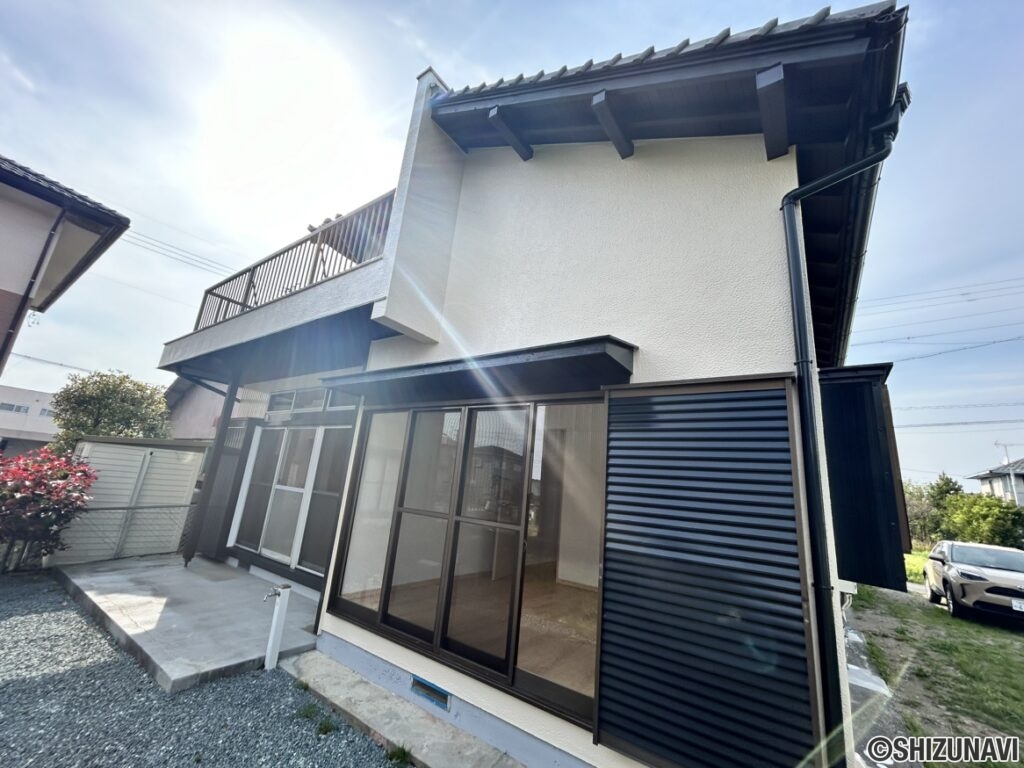 南東向きのお庭がございます。