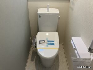 玄関横トイレ