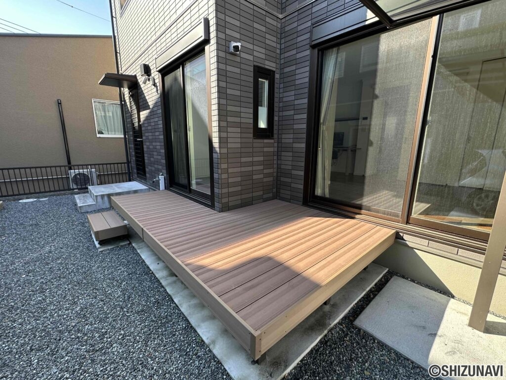 富士市宮島　ハイム戸建て　ウッドデッキ