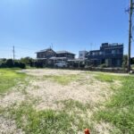 南東角。平屋での建築も可能な面積がございます。