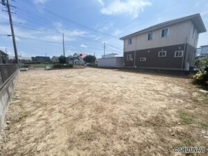 北西角。平屋での建築も可能な面積がございます。