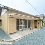 【リフォーム済/外観】別角度です。外壁は塗装を行いました。屋根の瓦についても漆喰補修と点検を行いました。