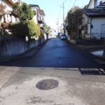 東側接道（1項2号道路・幅員：約5ｍ）