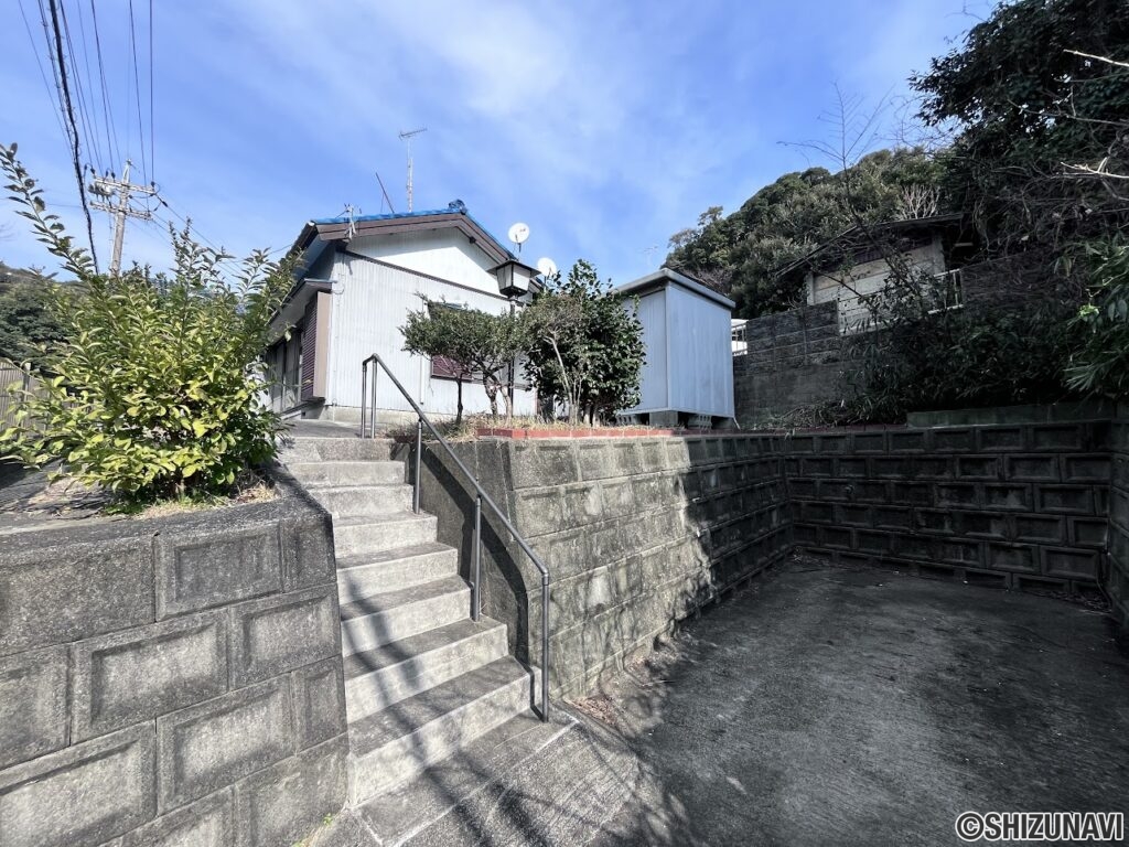 湖西市新居町内山　中古住宅